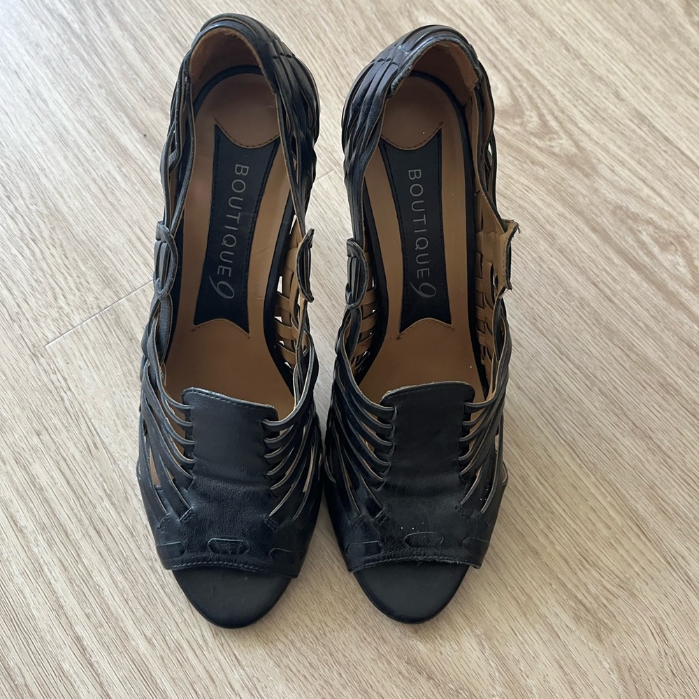 Great condition. Worn once, has been sitting in my closet